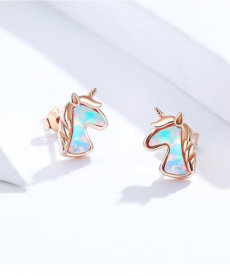 Boucles d'Oreilles Licorne<br> Dorées pour Filles - Une Licorne