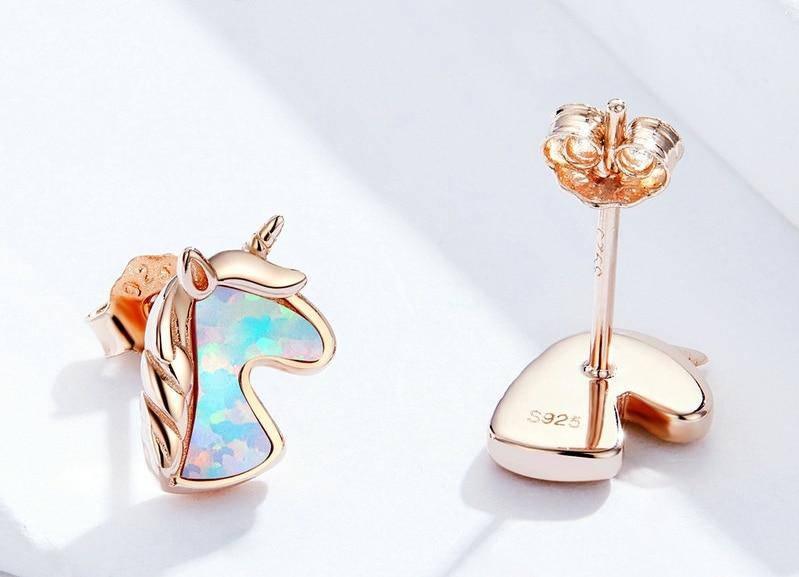 Boucles d'Oreilles Licorne<br> Dorées pour Filles - Une Licorne