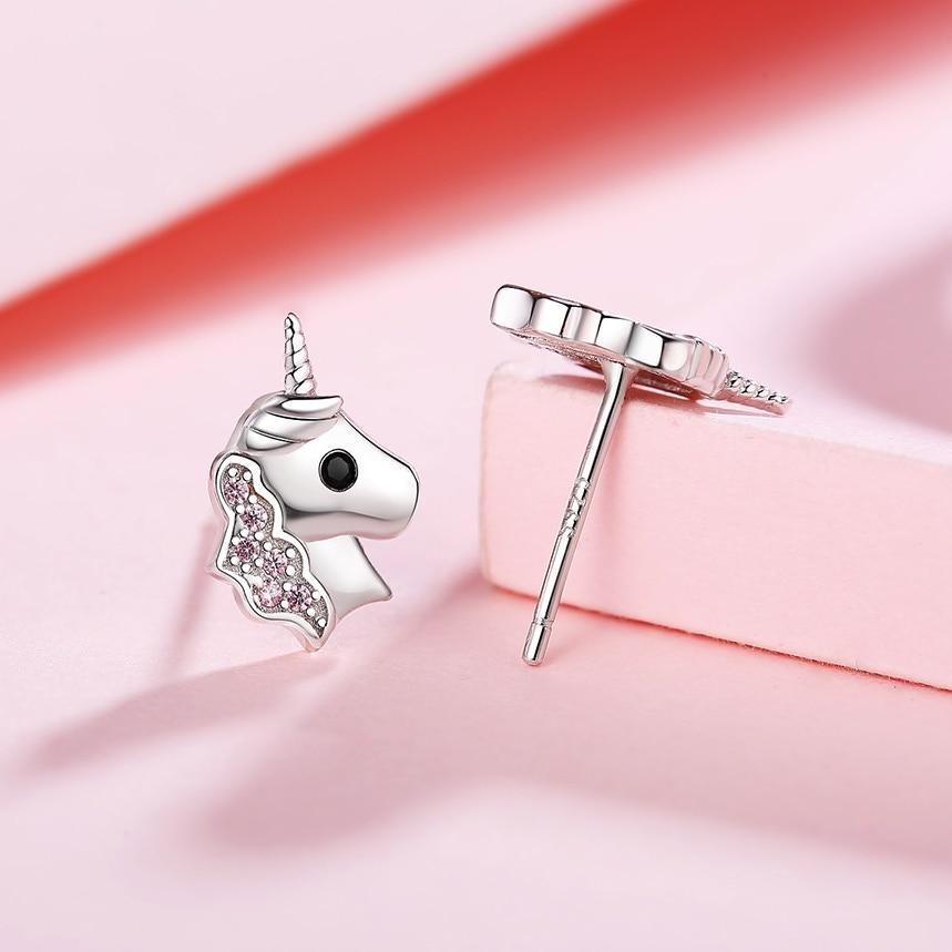 Boucles d'Oreilles Licorne<br> Tête en Argent - Une Licorne