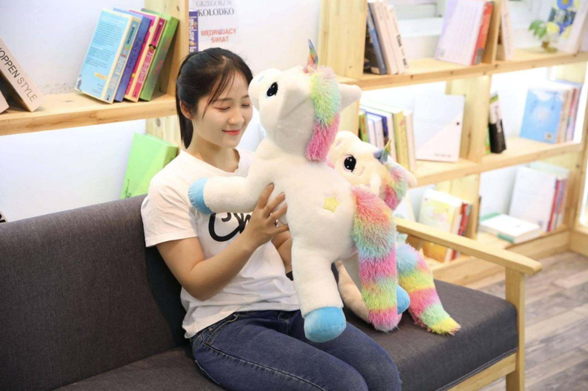 Peluche Licorne<br> Arc-en-ciel Kawaii - Une Licorne